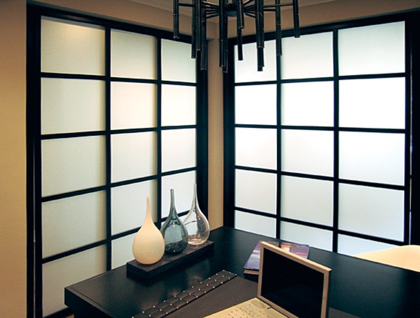 Угловая перегородка в японском стиле с матовым стеклом Норильск