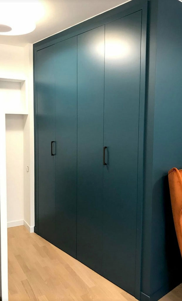 Двери гармошка для распашного шкафа Норильск
