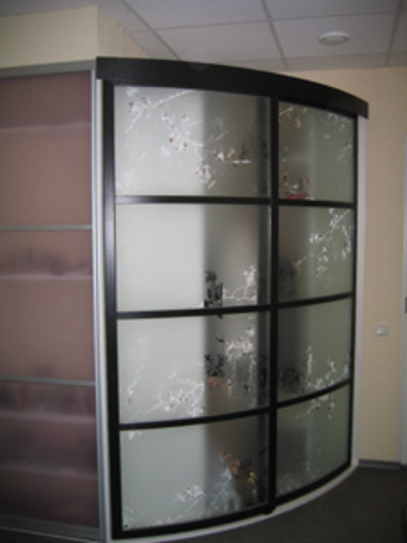 Шкаф купе радиусный с рисунком на стекле Норильск