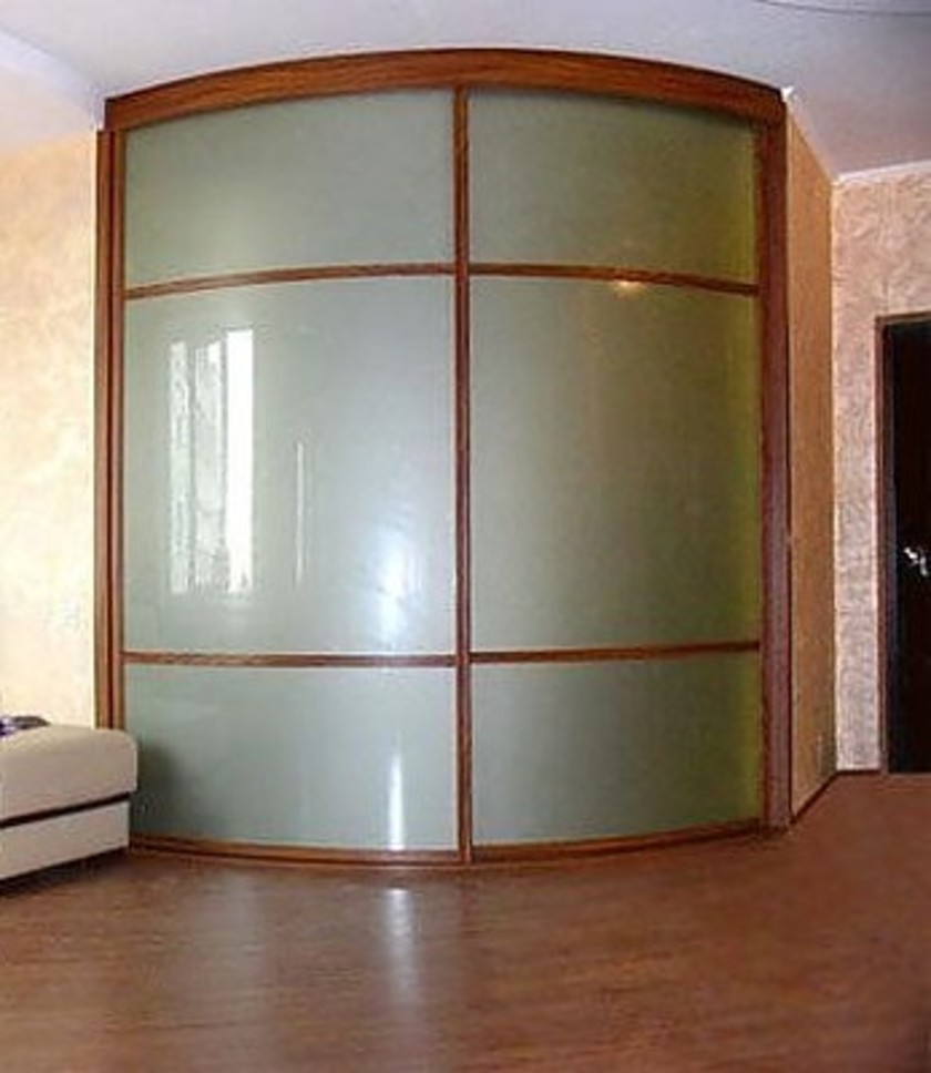 Встроенный шкаф купе радиусный в классическом стиле Норильск